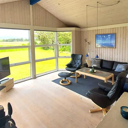 Thorin - 100m From The Sea By Interhome *