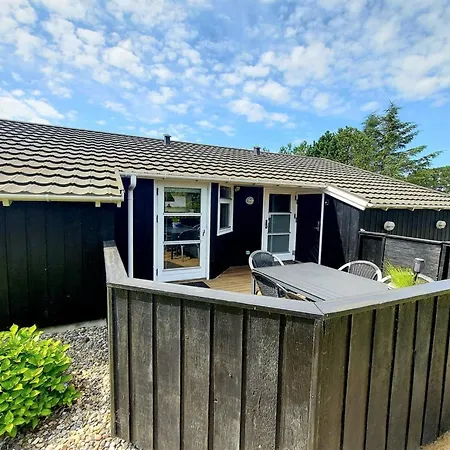 Thorin - 100m From The Sea By Interhome *