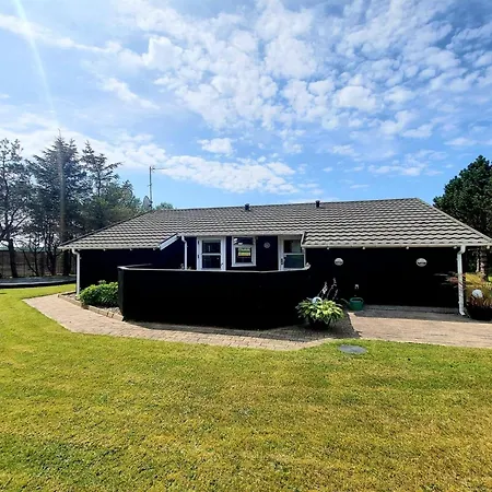 Thorin - 100m From The Sea By Interhome *